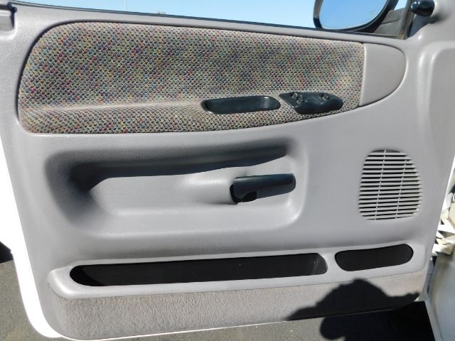 Dodge Ram 1500 2dr Reg Cab 119" WB 1999
