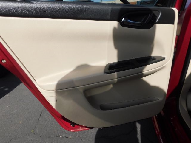 Chevrolet Impala 4dr Sdn 3.9L LT 2009