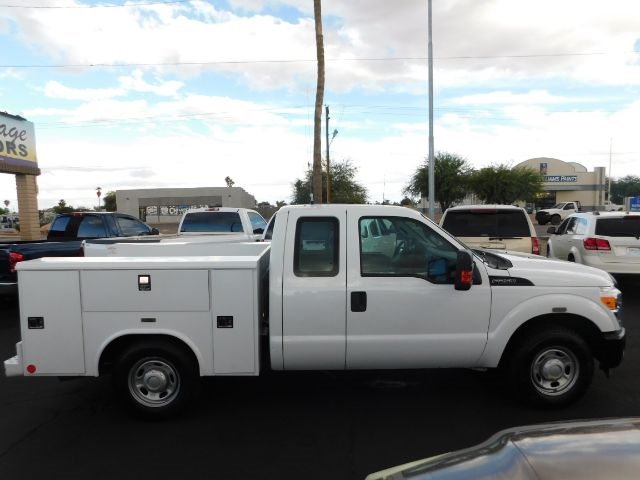 Ford Super Duty F-250 SRW 2WD SuperCab 142" Lariat 2011