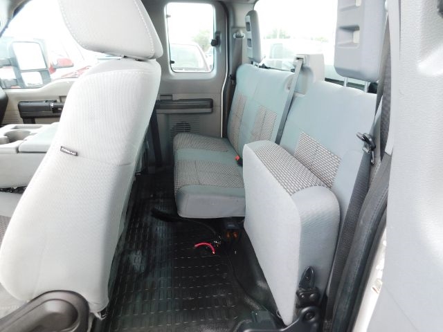 Ford Super Duty F-250 SRW 2WD SuperCab 142" Lariat 2011