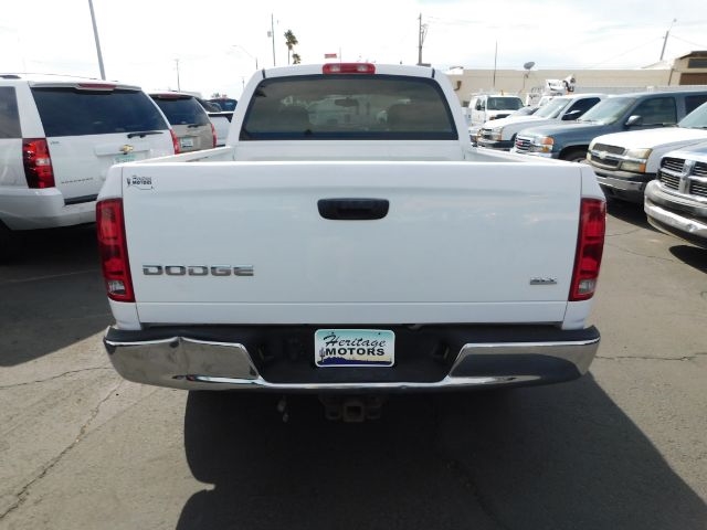 Dodge Ram 1500 4dr Quad Cab 140.5" WB SLT 2004