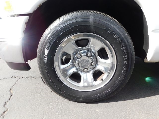 Dodge Ram 1500 4dr Quad Cab 140.5" WB SLT 2004