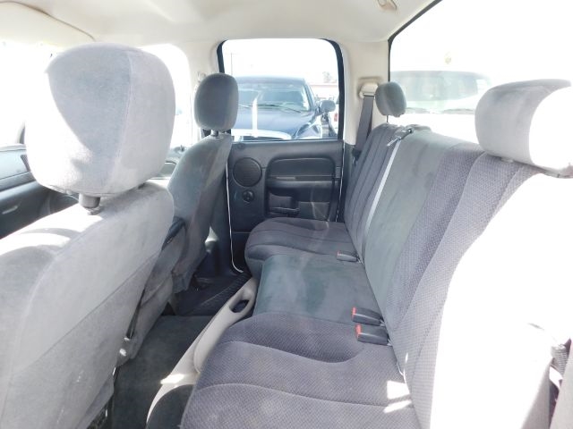 Dodge Ram 1500 4dr Quad Cab 140.5" WB SLT 2004