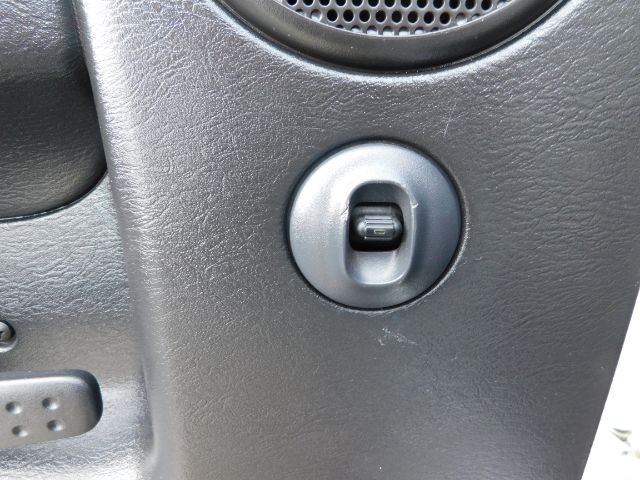 Dodge Ram 1500 4dr Quad Cab 140.5" WB SLT 2004