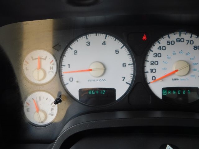 Dodge Ram 1500 4dr Quad Cab 140.5" WB SLT 2004