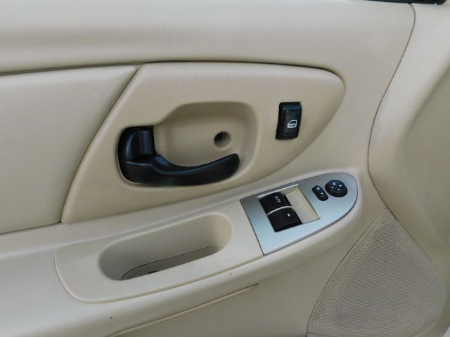 Chevrolet Monte Carlo 2dr Cpe LS 2007