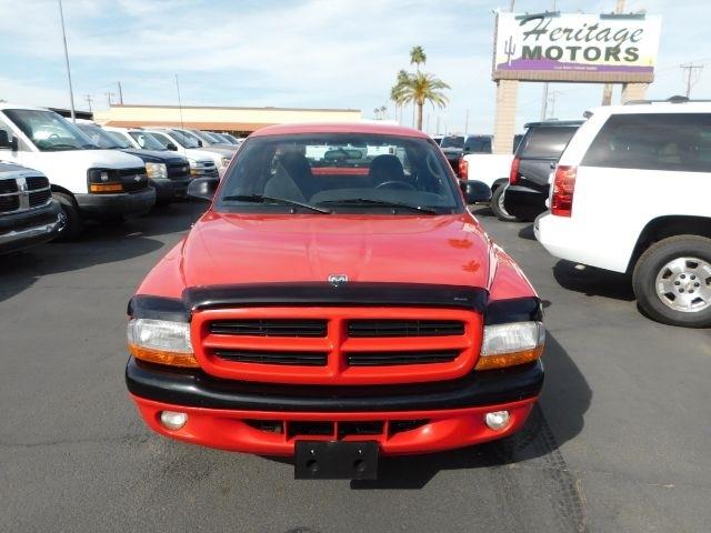 Dodge Dakota Club Cab 131" WB Base 2000