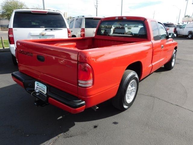 Dodge Dakota Club Cab 131" WB Base 2000
