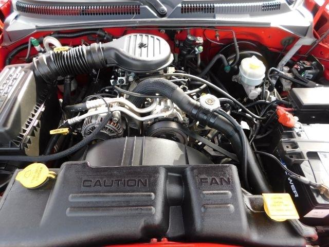 Dodge Dakota Club Cab 131" WB Base 2000