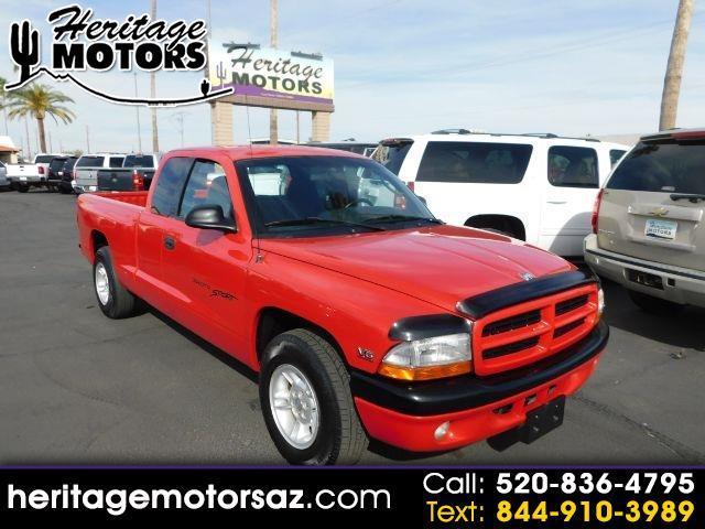 Dodge Dakota Club Cab 131" WB Base 2000