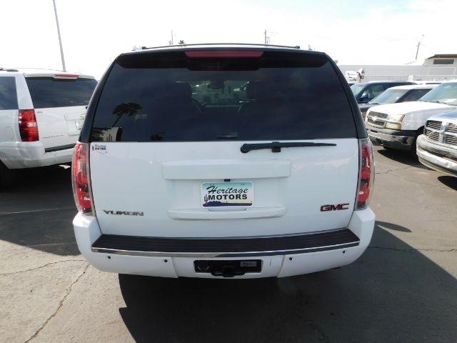 GMC Yukon Denali AWD 4dr 2008