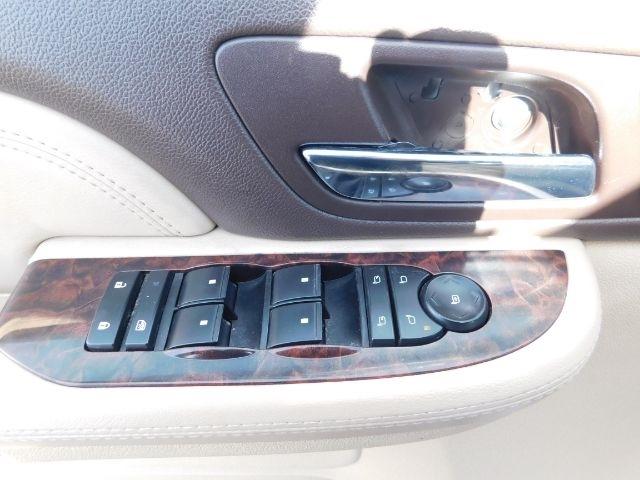 GMC Yukon Denali AWD 4dr 2008