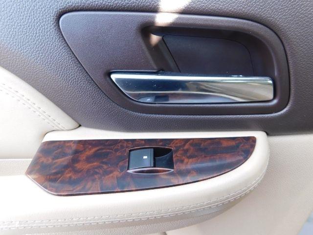 GMC Yukon Denali AWD 4dr 2008