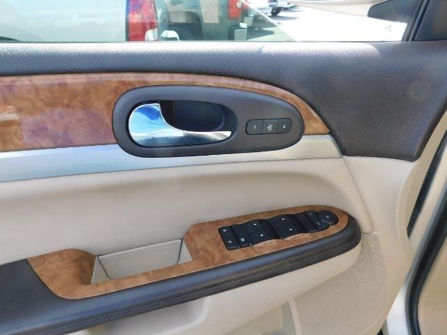 Buick Enclave FWD 4dr Leather 2012