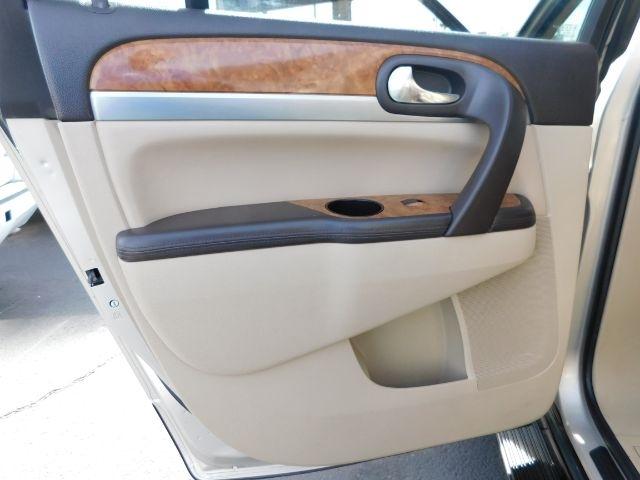 Buick Enclave FWD 4dr Leather 2012