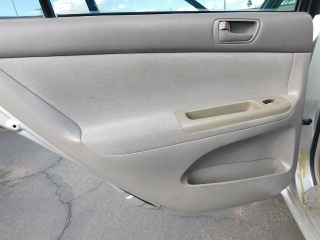 Toyota Camry 4dr Sdn LE Manual (Natl) 2002