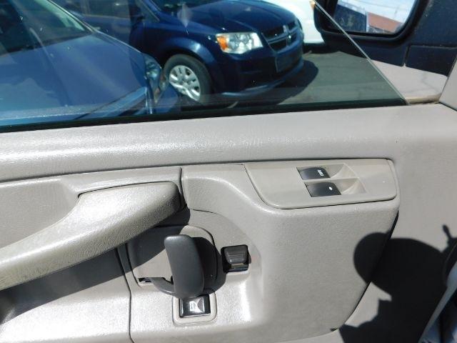 Chevrolet Express Cargo Van RWD 2500 135" 2015