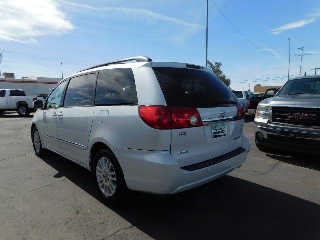 Toyota Sienna 5dr 7-Pass Van XLE FWD (Natl) 2008