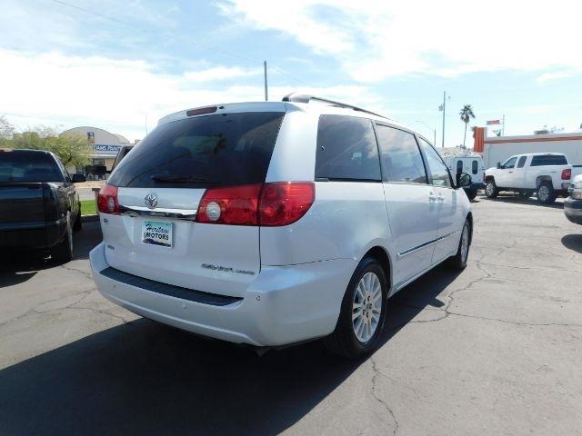 Toyota Sienna 5dr 7-Pass Van XLE FWD (Natl) 2008
