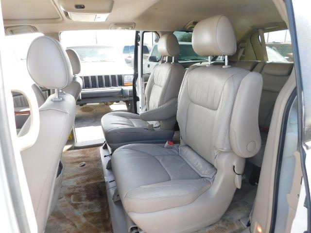Toyota Sienna 5dr 7-Pass Van XLE FWD (Natl) 2008
