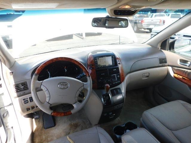 Toyota Sienna 5dr 7-Pass Van XLE FWD (Natl) 2008