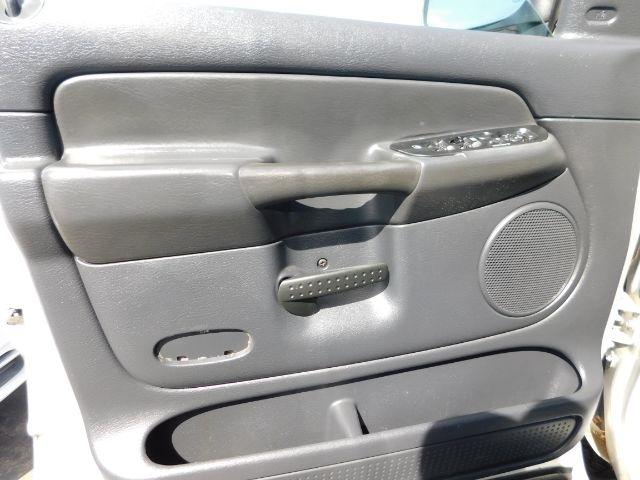 Dodge Ram 2500 4dr Quad Cab 140.5" WB SLT 2003