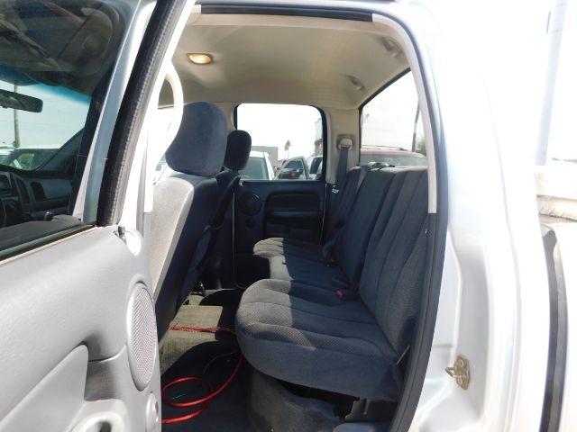 Dodge Ram 2500 4dr Quad Cab 140.5" WB SLT 2003