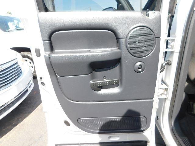Dodge Ram 2500 4dr Quad Cab 140.5" WB SLT 2003