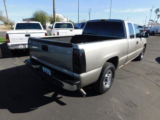 Chevrolet Silverado 1500 Ext Cab 143.5" WB LS 2002