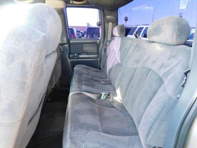 Chevrolet Silverado 1500 Ext Cab 143.5" WB LS 2002