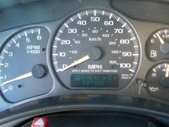 Chevrolet Silverado 1500 Ext Cab 143.5" WB LS 2002