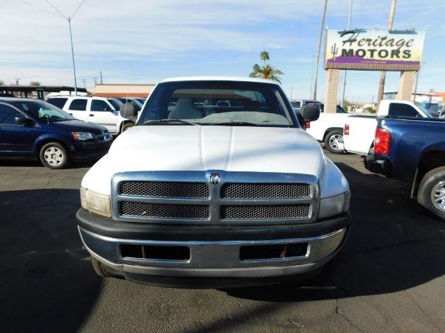 Dodge Ram 1500 2dr Reg Cab 119" WB 4WD 2001