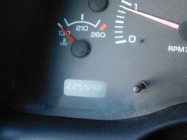 Dodge Ram 1500 2dr Reg Cab 119" WB 4WD 2001