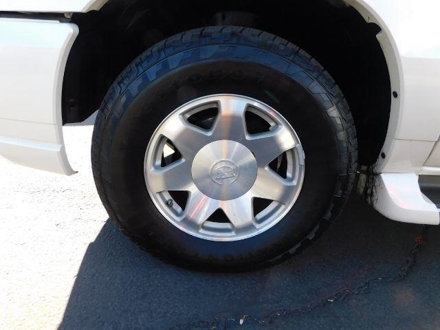 Cadillac Escalade 4dr AWD 2004