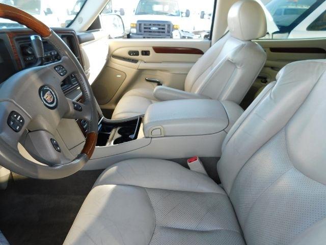 Cadillac Escalade 4dr AWD 2004