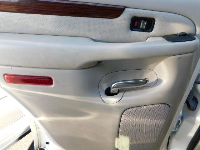 Cadillac Escalade 4dr AWD 2004