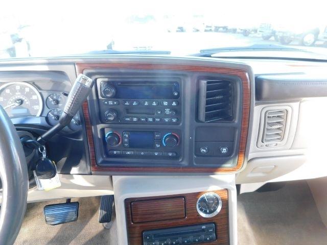 Cadillac Escalade 4dr AWD 2004