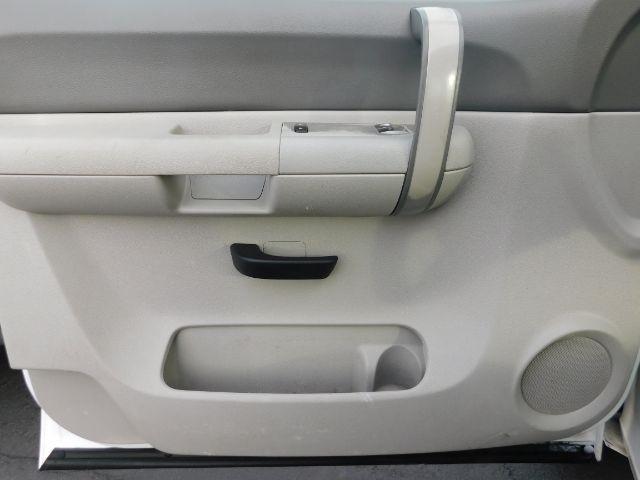 Chevrolet Silverado 1500 2WD Reg Cab 119.0" Work Truck 2008