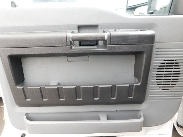 Ford Super Duty F-250 SRW 2WD Reg Cab 137" XLT 2012