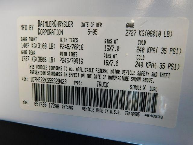 Dodge Dakota 2dr Club Cab 131" WB ST 2005