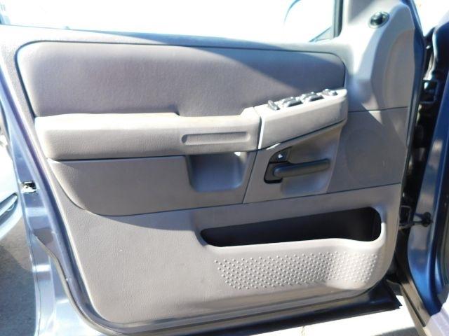 Ford Explorer 4dr 114" WB XLT 4WD 2002