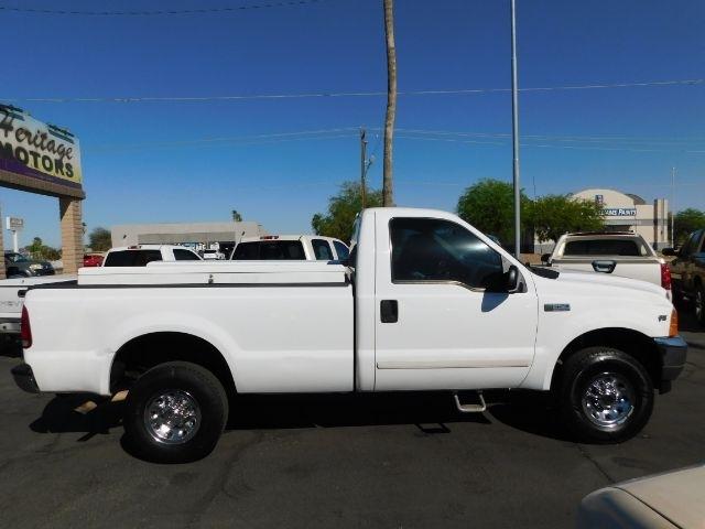 Ford Super Duty F-250 Reg Cab 137" XLT 4WD 2001