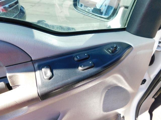 Ford Super Duty F-250 Reg Cab 137" XLT 4WD 2001