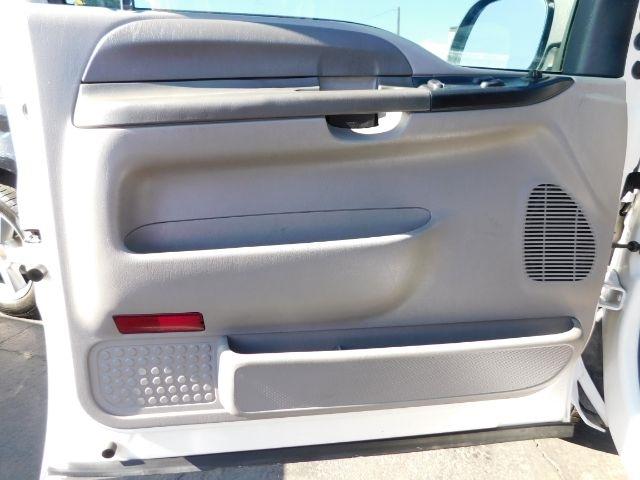 Ford Super Duty F-250 Reg Cab 137" XL 4WD 2001