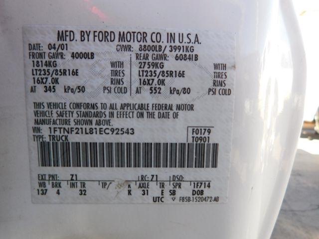 Ford Super Duty F-250 Reg Cab 137" XL 4WD 2001