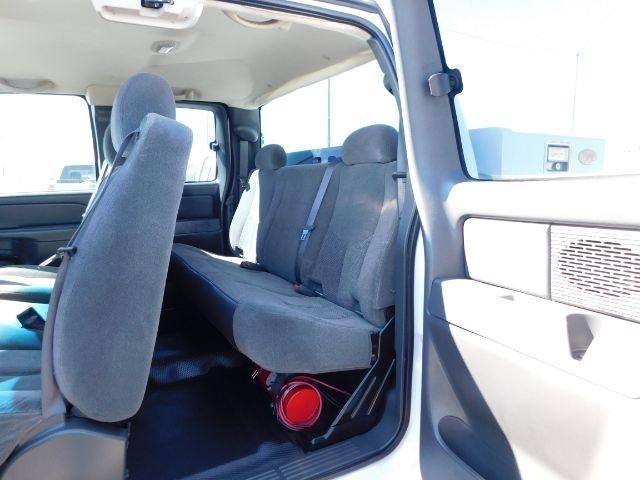 Chevrolet Silverado 1500 Ext Cab 143.5" WB 4WD Work Truck 2006