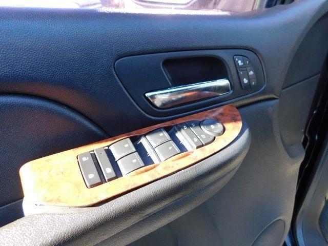 Chevrolet Suburban 2WD 4dr 1500 LTZ 2008