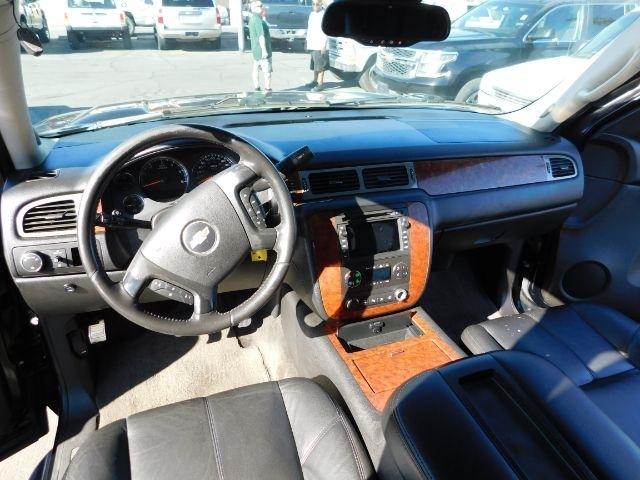 Chevrolet Suburban 2WD 4dr 1500 LTZ 2008