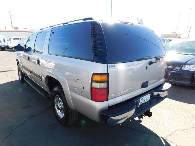 Chevrolet Suburban 4dr 2500 4WD LS 2004