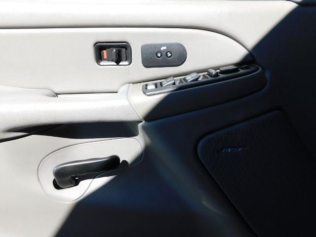 Chevrolet Suburban 4dr 2500 4WD LS 2004